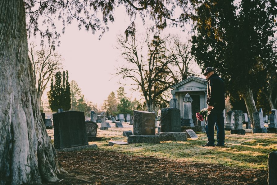 Bestatter online finden: Woran erkenne ich ein gutes Bestattungsinstitut?